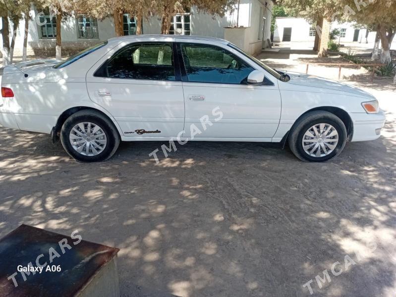 Toyota Camry 2000 - 130 000 TMT - Halaç - img 2