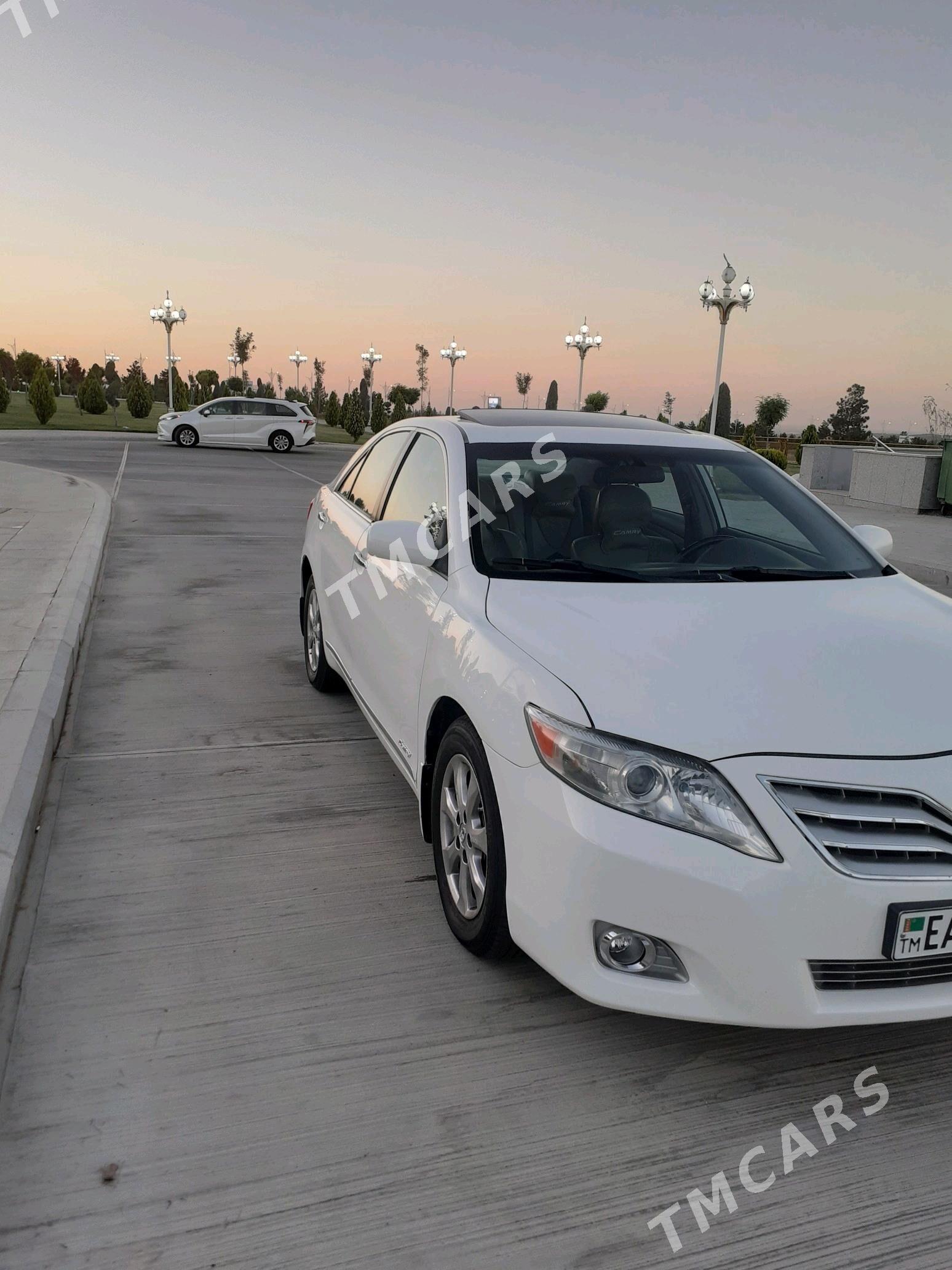 Toyota Camry 2010 - 190 000 TMT - Багир - img 4