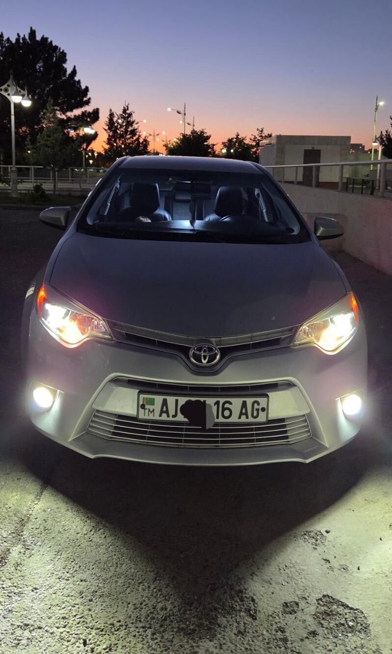 Toyota Corolla 2014 - 182 000 TMT - Кëши - img 9