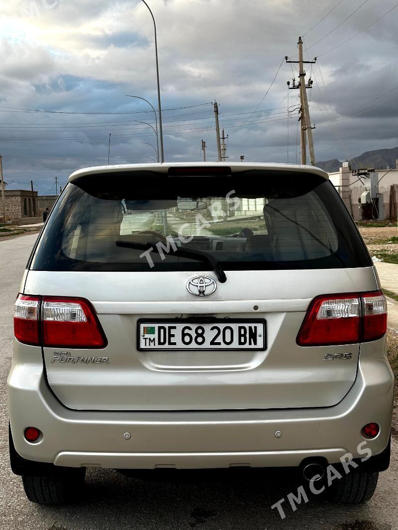 Toyota Fortuner 2010 - 300 000 TMT - Балканабат - img 5