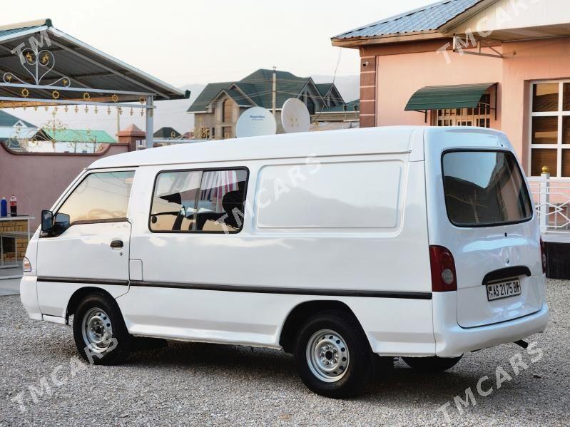 Toyota Hiace 2004 - 75 000 TMT - Балканабат - img 3
