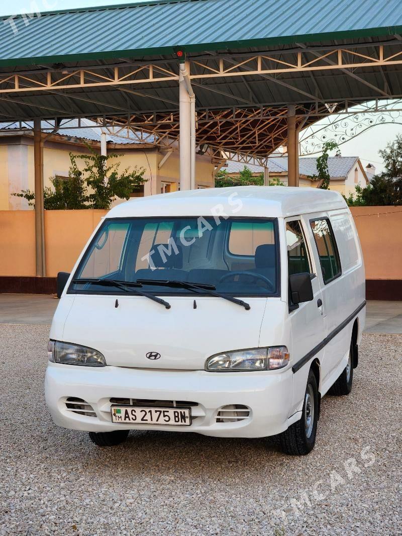 Toyota Hiace 2004 - 75 000 TMT - Балканабат - img 4