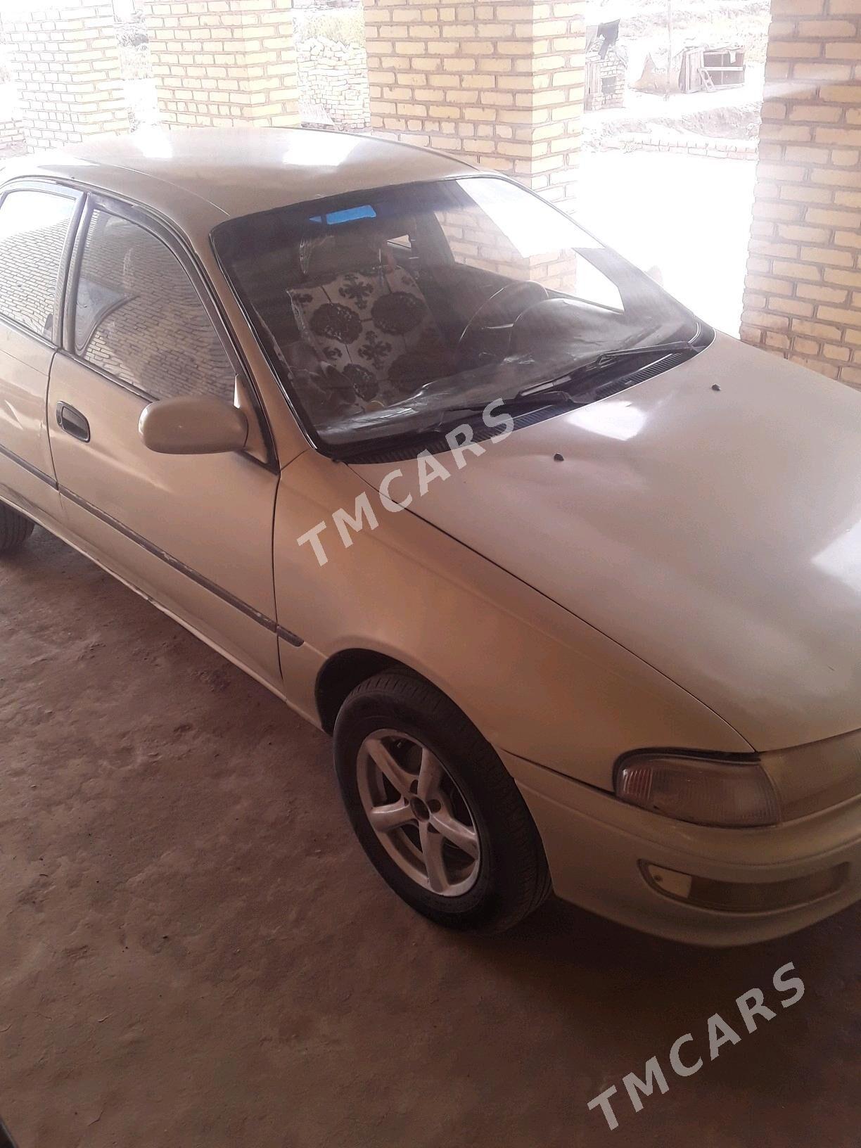 Toyota Carina 1993 - 40 000 TMT - Halaç - img 2