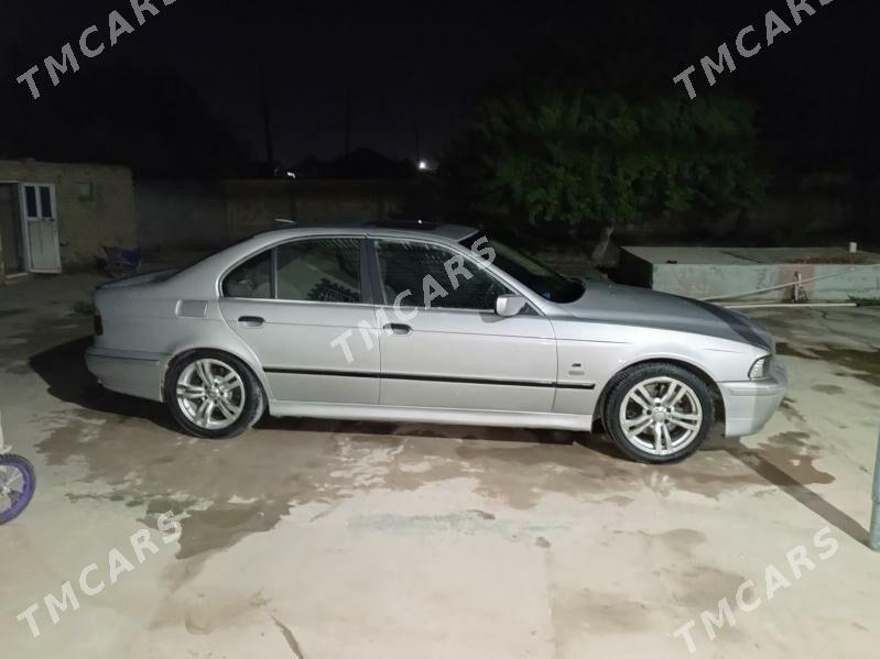 BMW E39 2002 - 95 000 TMT - Кака - img 1
