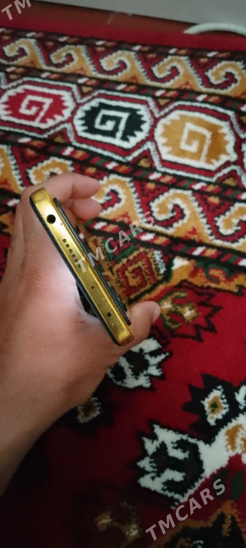 poco x4 pro 5g 8+3 256 - Etrek - img 2