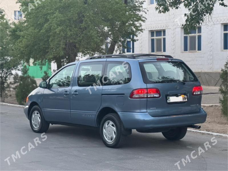 Toyota Sienna 2000 - 138 000 TMT - Balkanabat - img 4