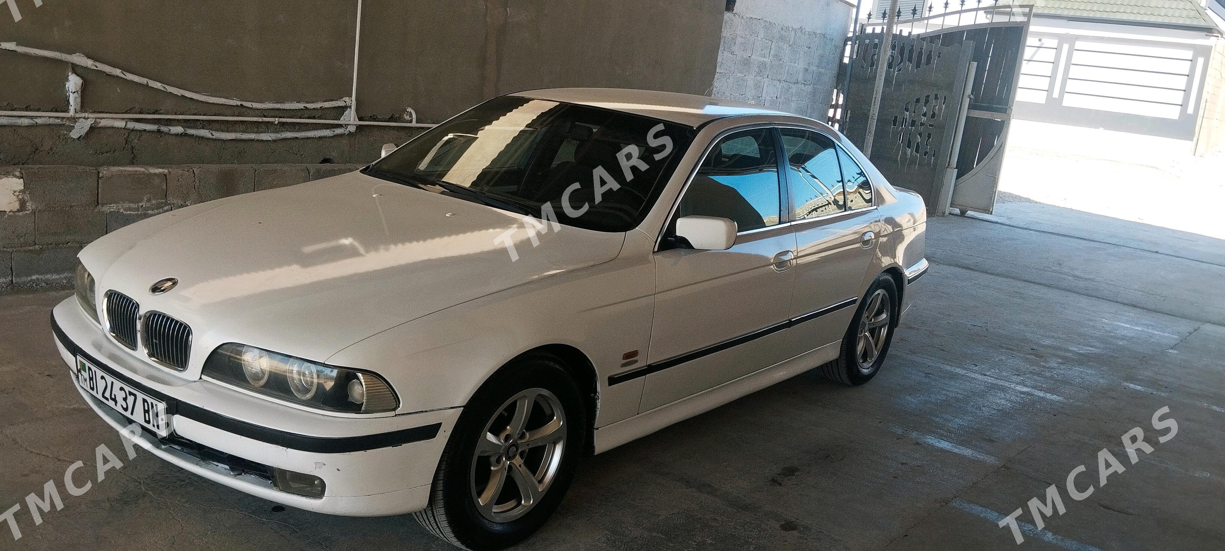 BMW E39 1999 - 100 000 TMT - Балканабат - img 5