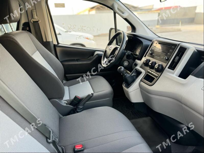 Toyota Hiace 2023 - 520 000 TMT - Мары - img 3