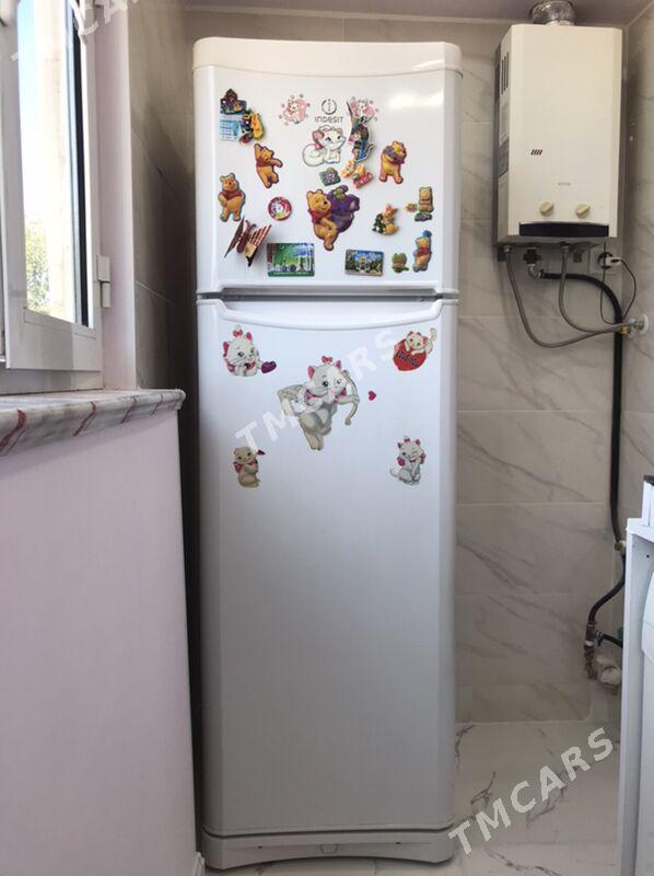 Холодильник INDESIT - 10 мкр - img 3