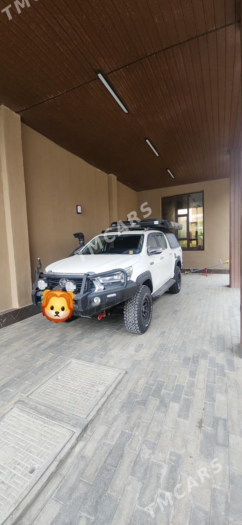 Toyota Hilux 2022 - 720 000 TMT - Aşgabat - img 2