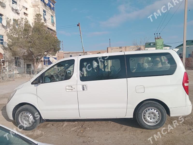Toyota Hiace 2010 - 220 000 TMT - Seýdi - img 4