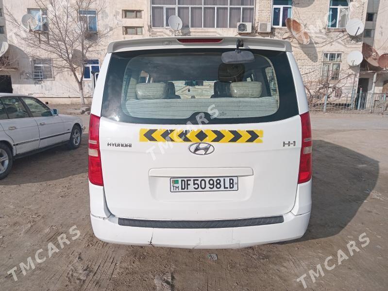 Toyota Hiace 2010 - 220 000 TMT - Seýdi - img 5
