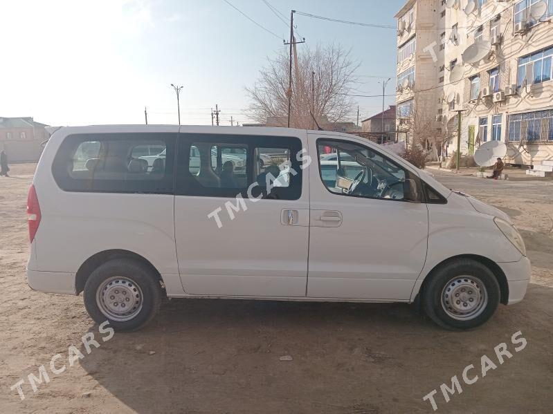 Toyota Hiace 2010 - 220 000 TMT - Seýdi - img 7