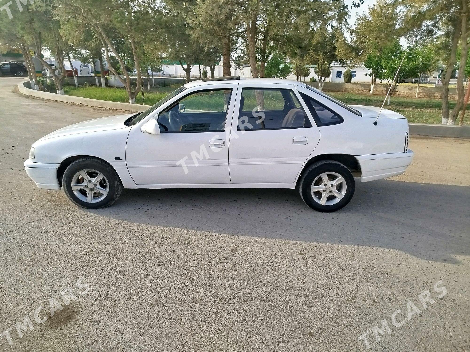 Opel Vectra 1990 - 24 000 TMT - Dänew - img 3