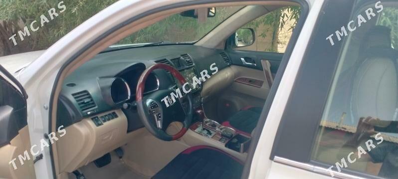 Toyota Highlander 2012 - 330 000 TMT - Кёнеургенч - img 2