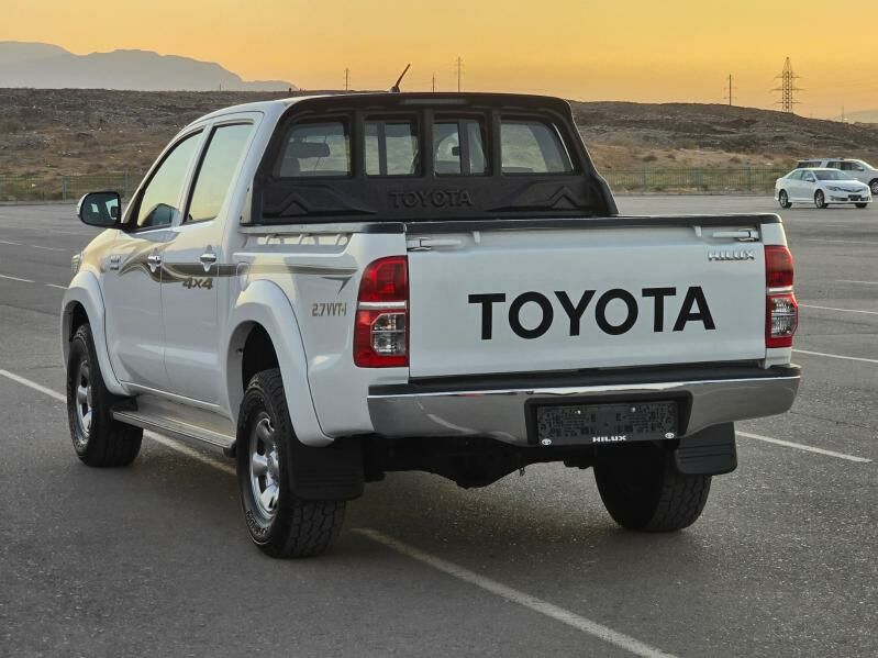 Toyota Hilux 2015 - 428 000 TMT - Ашхабад - img 6