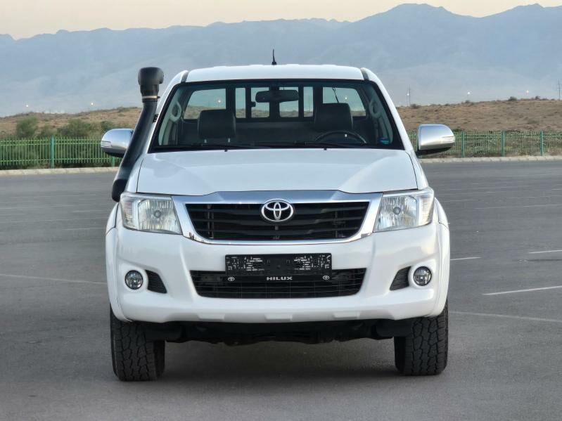 Toyota Hilux 2015 - 428 000 TMT - Ашхабад - img 2