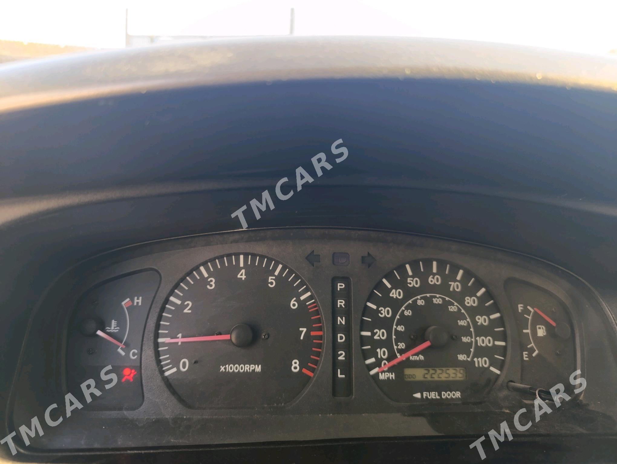Toyota Sienna 2000 - 132 000 TMT - Теджен - img 4