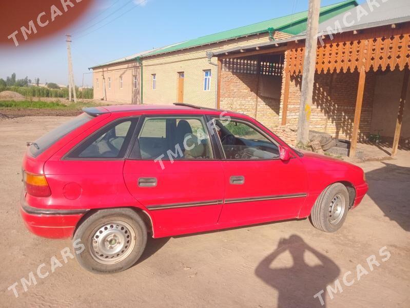 Opel Astra 1993 - 25 000 TMT - Гурбансолтан Едже - img 4
