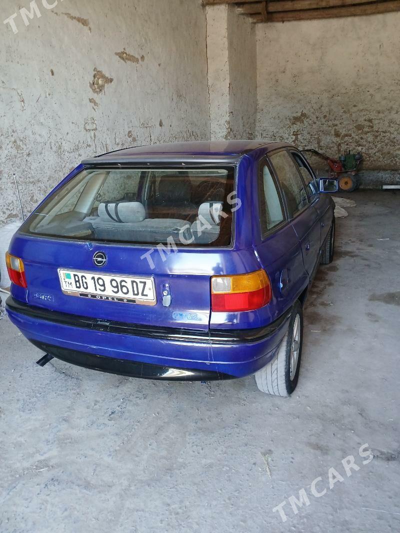 Opel Astra 1993 - 32 000 TMT - Губадаг - img 4