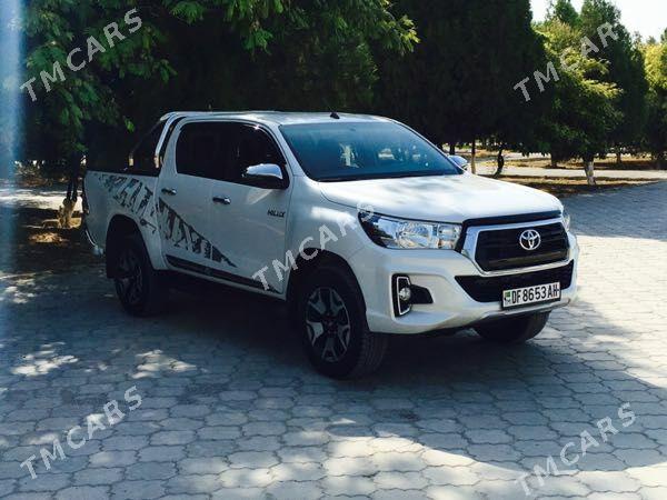 Toyota Hilux 2018 - 560 000 TMT - Гёкдепе - img 3