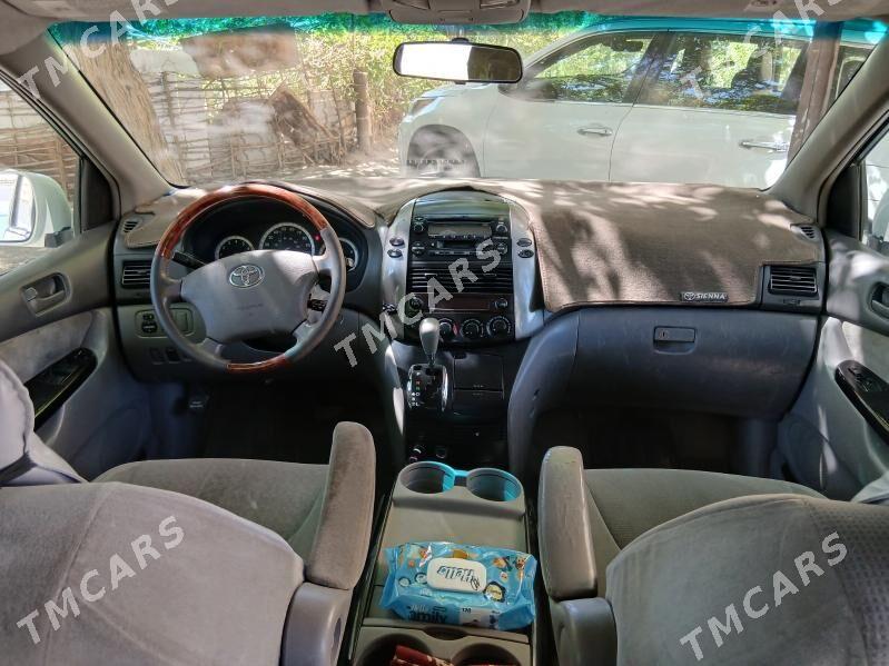 Toyota Sienna 2004 - 155 000 TMT - Чарджоу - img 2