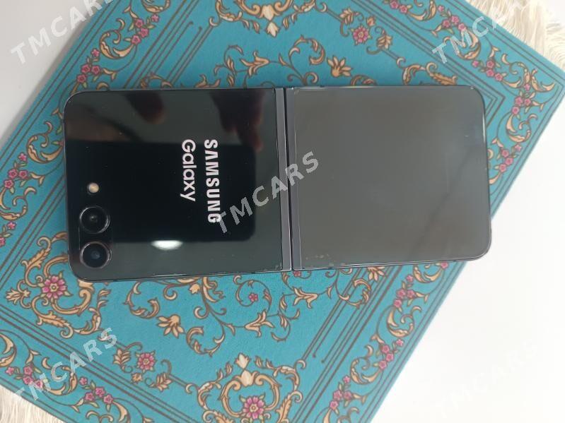 Galaxy Z Flip 5 - Балканабат - img 2