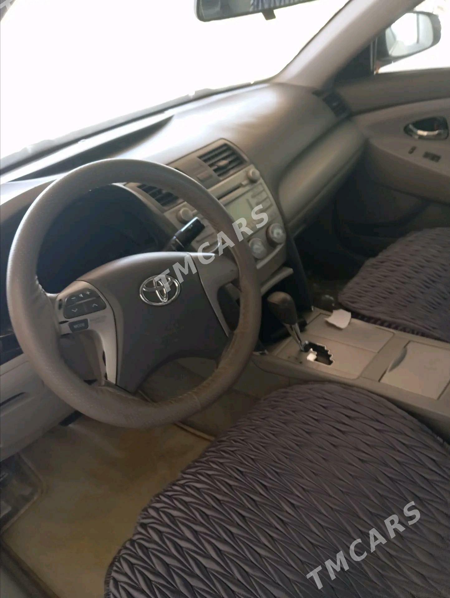 Toyota Camry 2010 - 195 000 TMT - Garabekewül - img 3