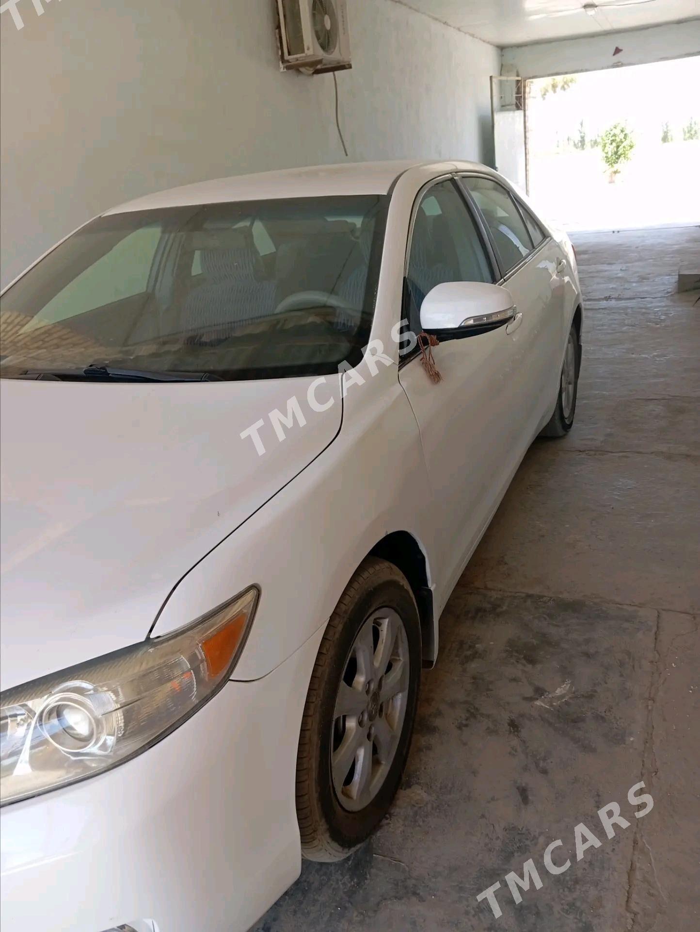 Toyota Camry 2010 - 195 000 TMT - Garabekewül - img 5