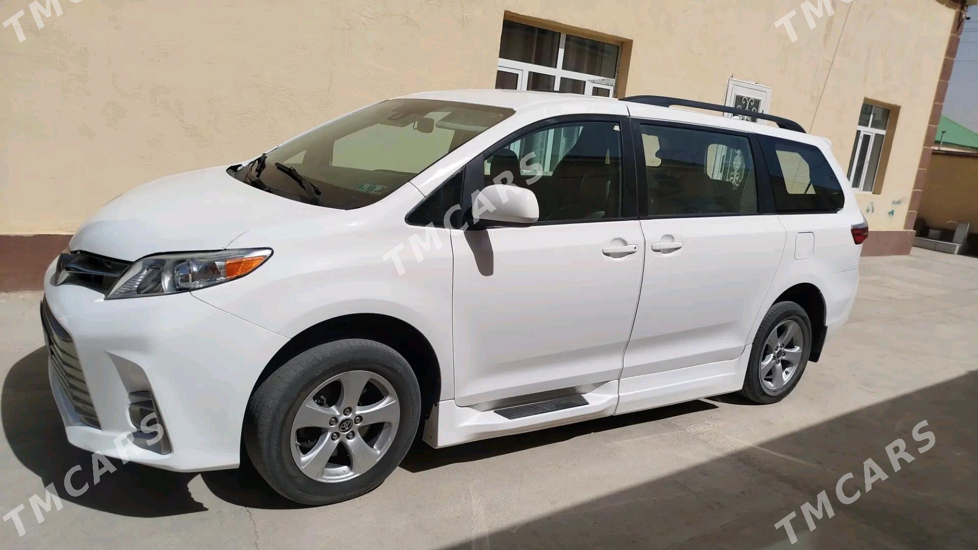 Toyota Sienna 2020 - 350 000 TMT - Ашхабад - img 3