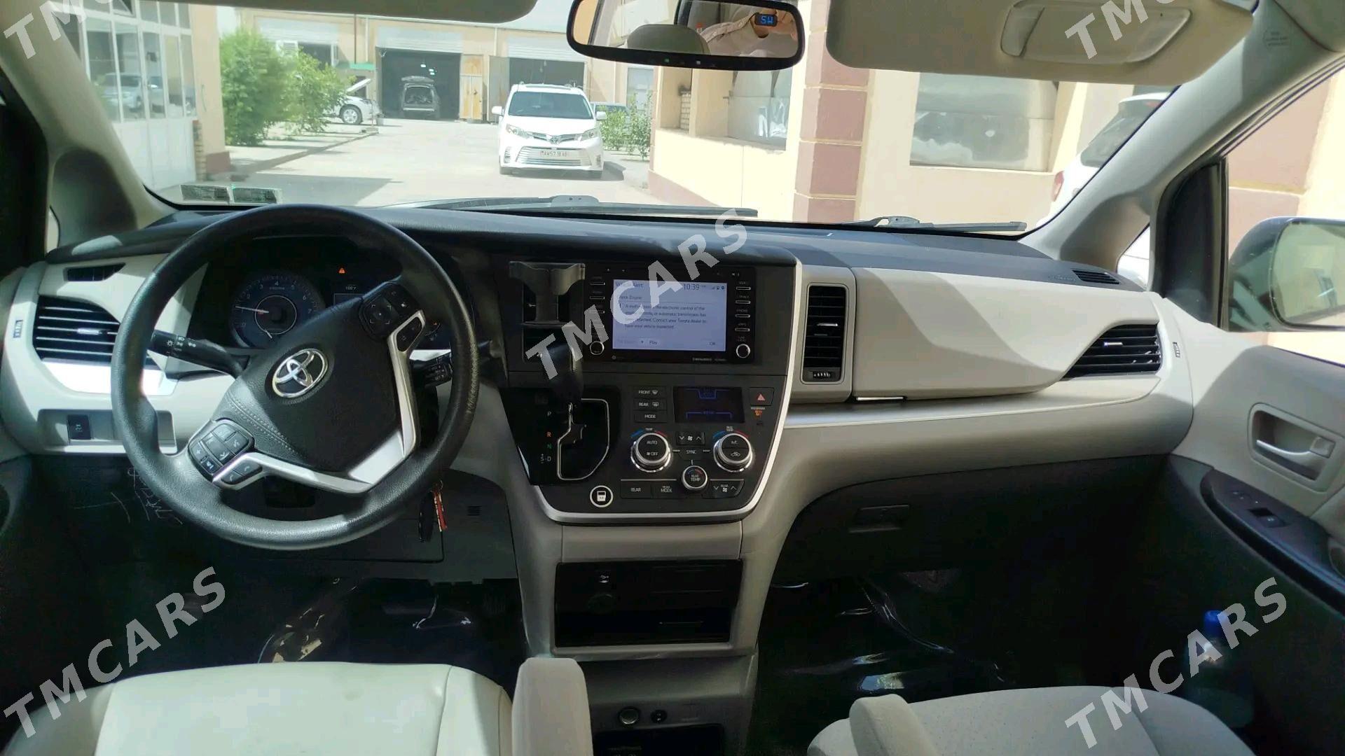 Toyota Sienna 2020 - 350 000 TMT - Ашхабад - img 4
