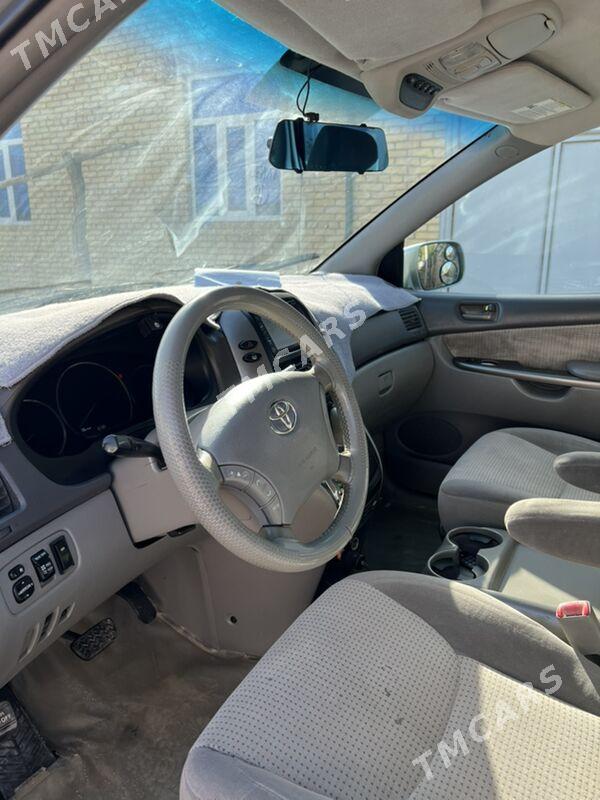 Toyota Sienna 2008 - 210 000 TMT - Halaç - img 2