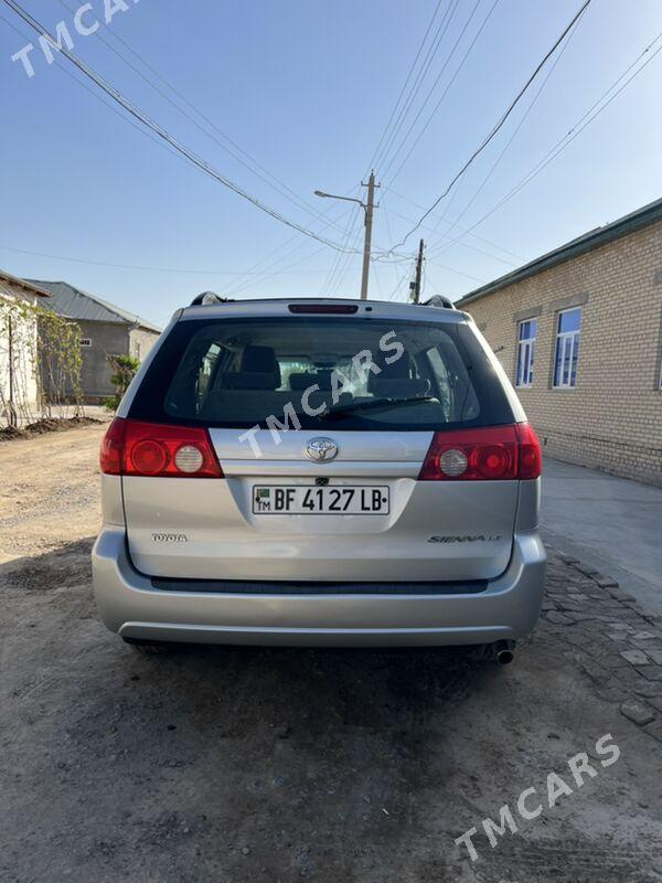 Toyota Sienna 2008 - 210 000 TMT - Halaç - img 4
