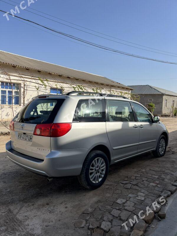 Toyota Sienna 2008 - 210 000 TMT - Halaç - img 5