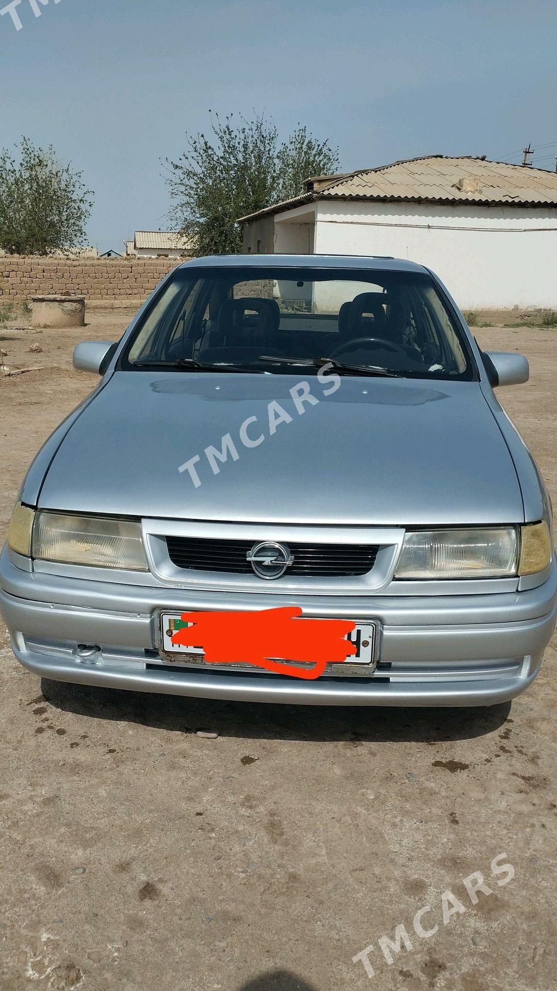 Opel Vectra 1989 - 25 000 TMT - Серахс - img 2