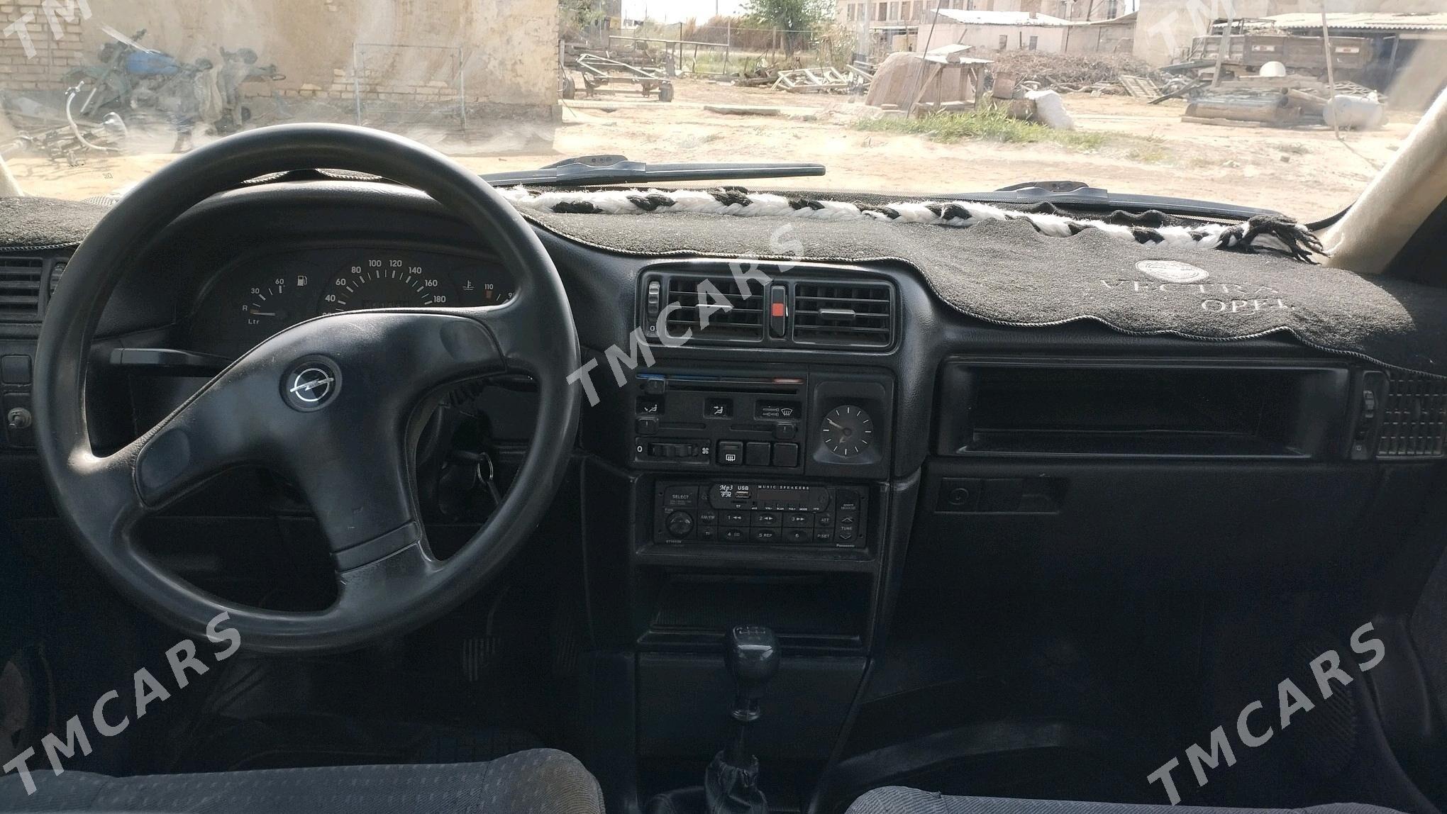 Opel Vectra 1989 - 25 000 TMT - Серахс - img 3