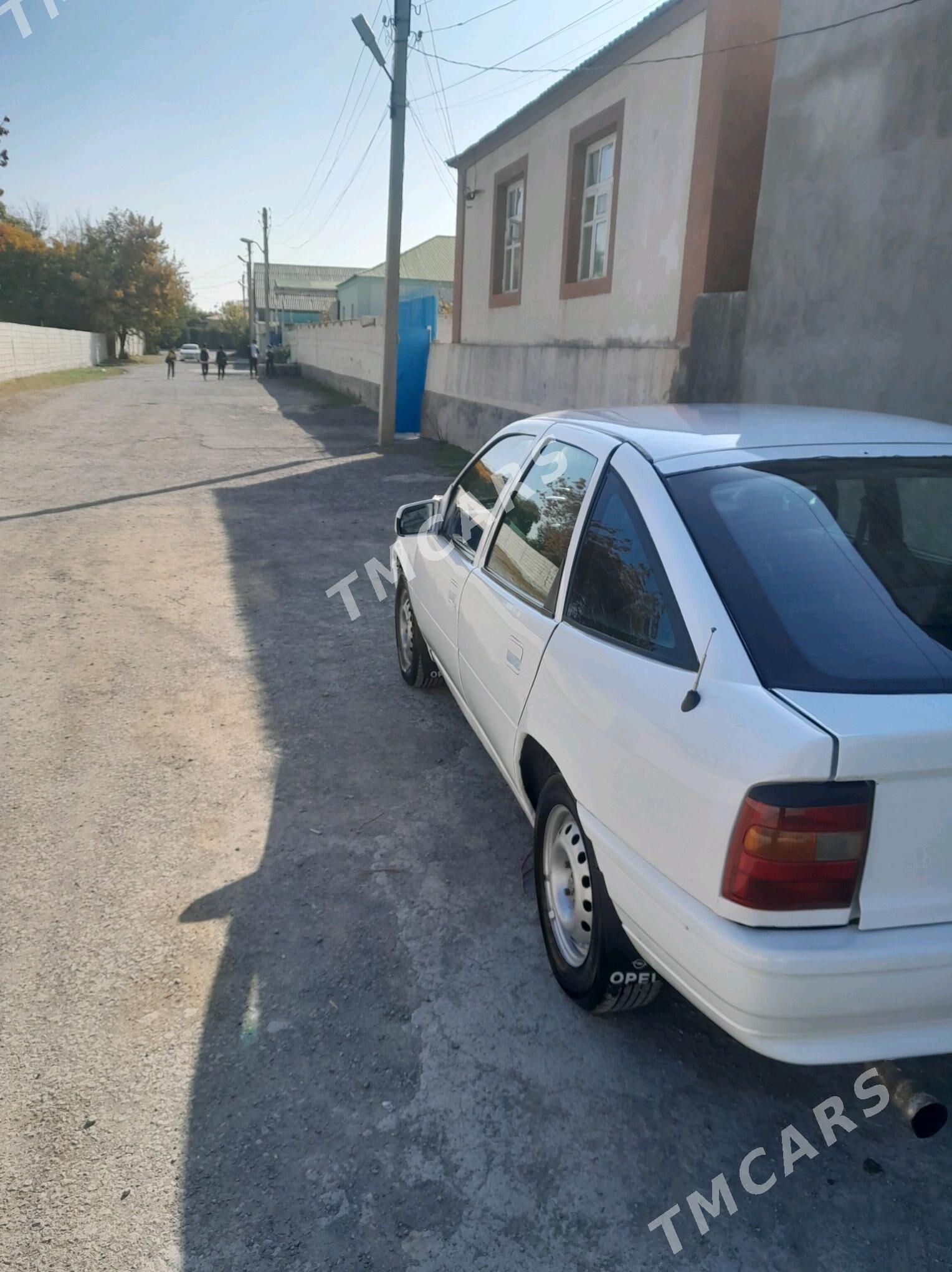 Opel Vectra 1991 - 25 000 TMT - Bagyr - img 5