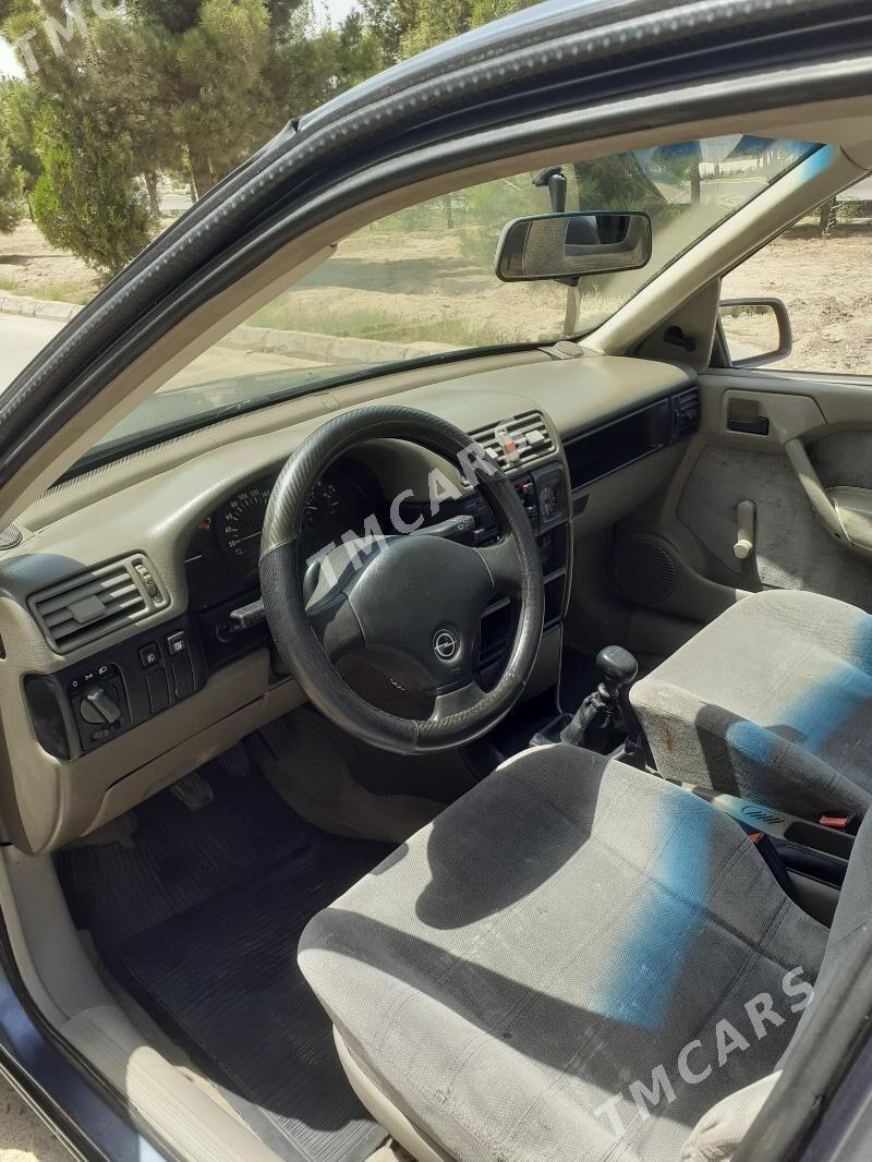 Opel Vectra 1989 - 35 000 TMT - Mary - img 2