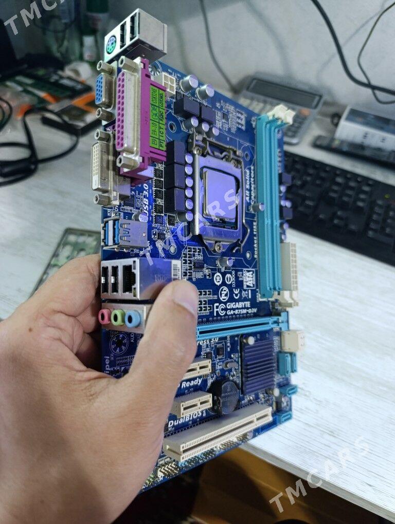 Gigabyte materinka B75+i3 3220 - Мир 3 - img 2