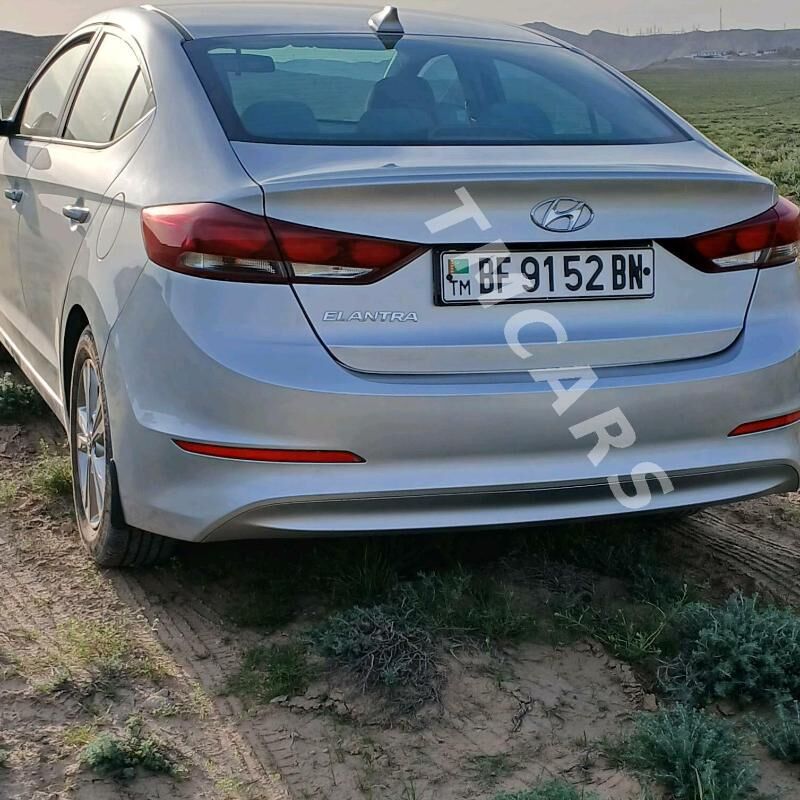 Hyundai Elantra 2017 - 190 000 TMT - Туркменбаши - img 2