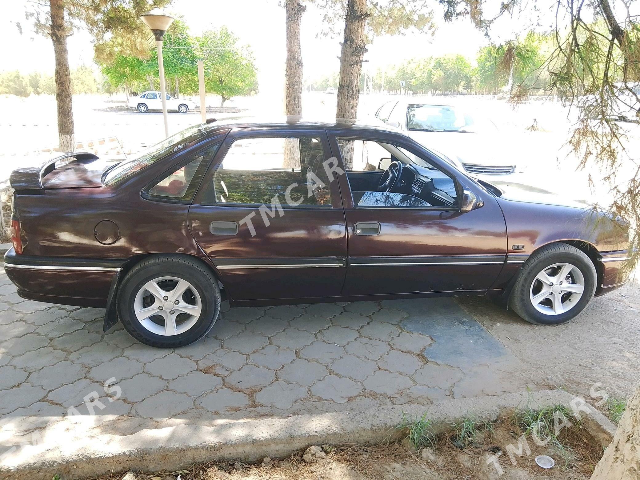 Opel Vectra 1990 - 30 000 TMT - Мары - img 5