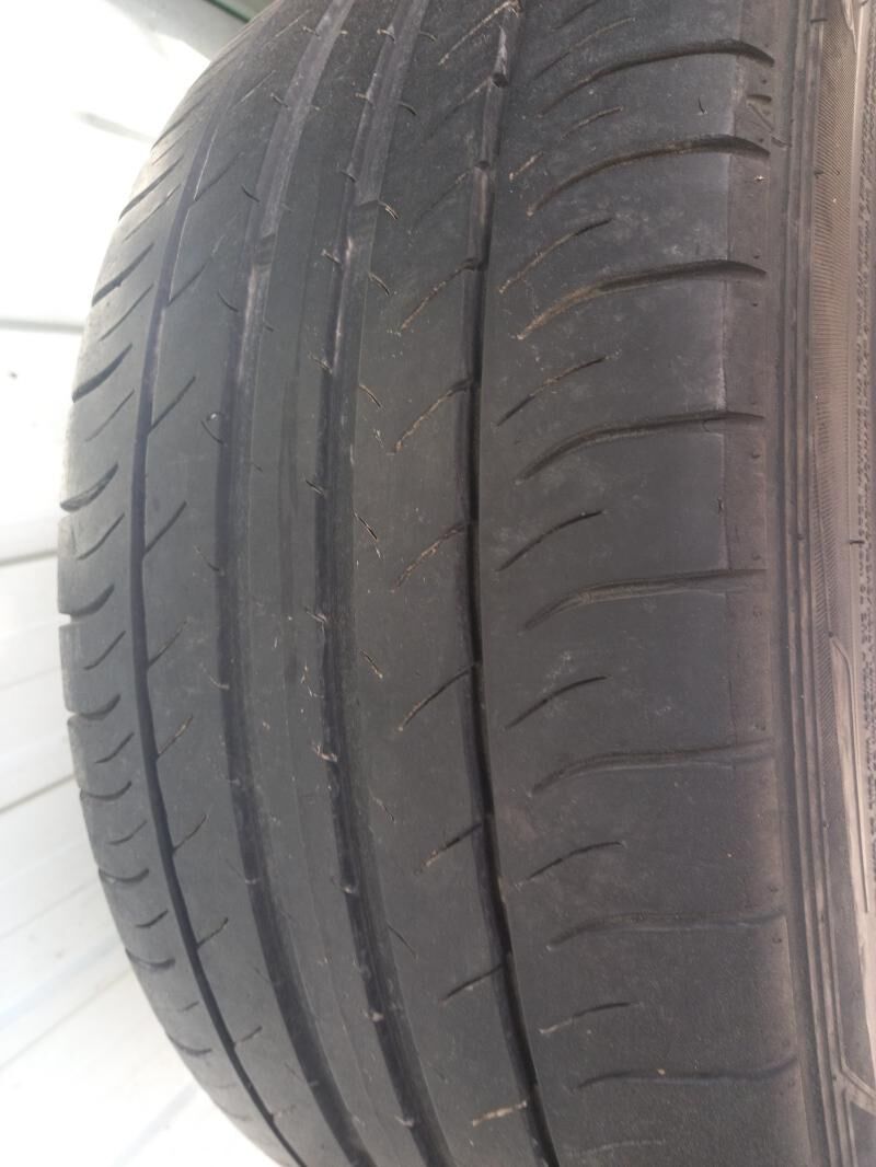 235-45-18 dunlop 300 TMT - Bedew - img 2