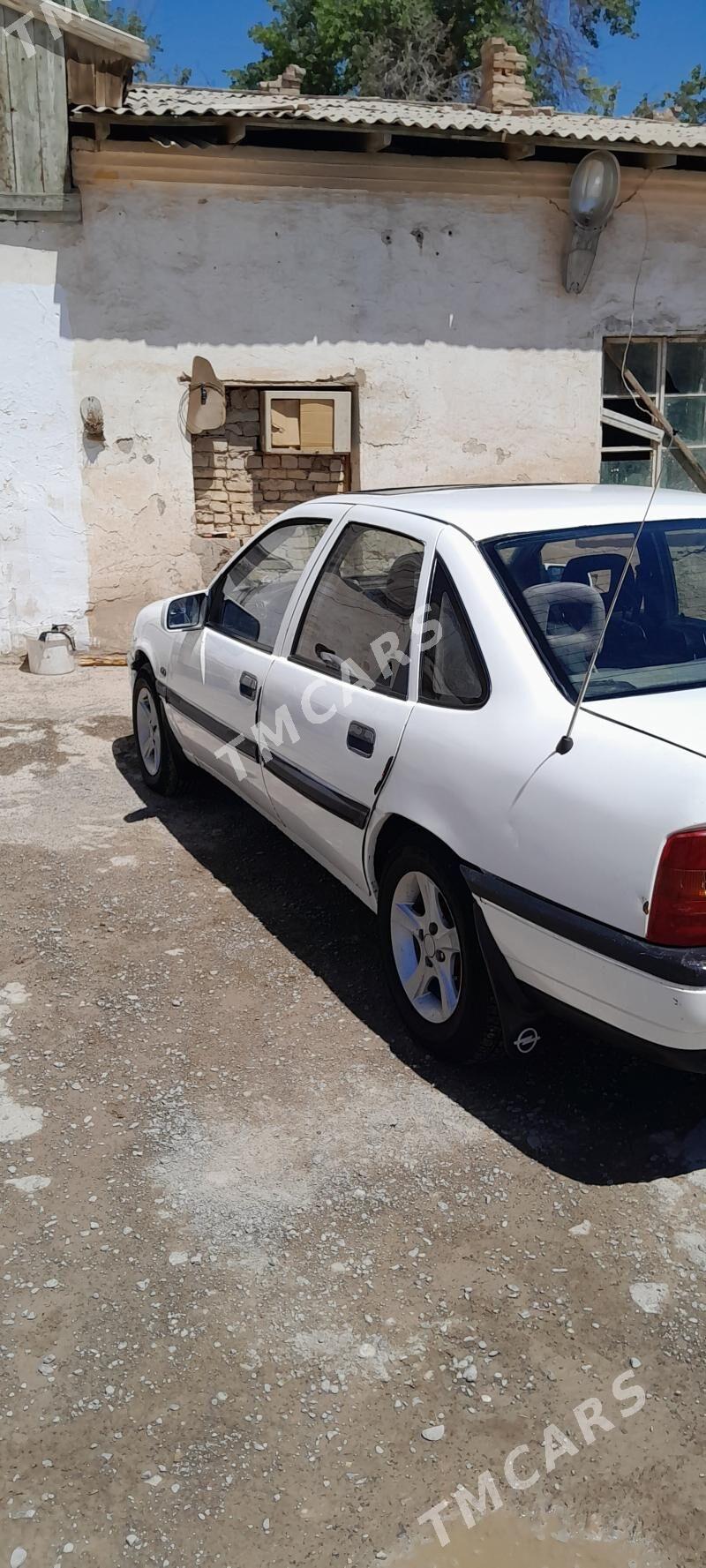 Opel Vectra 1990 - 36 000 TMT - Туркменгала - img 3