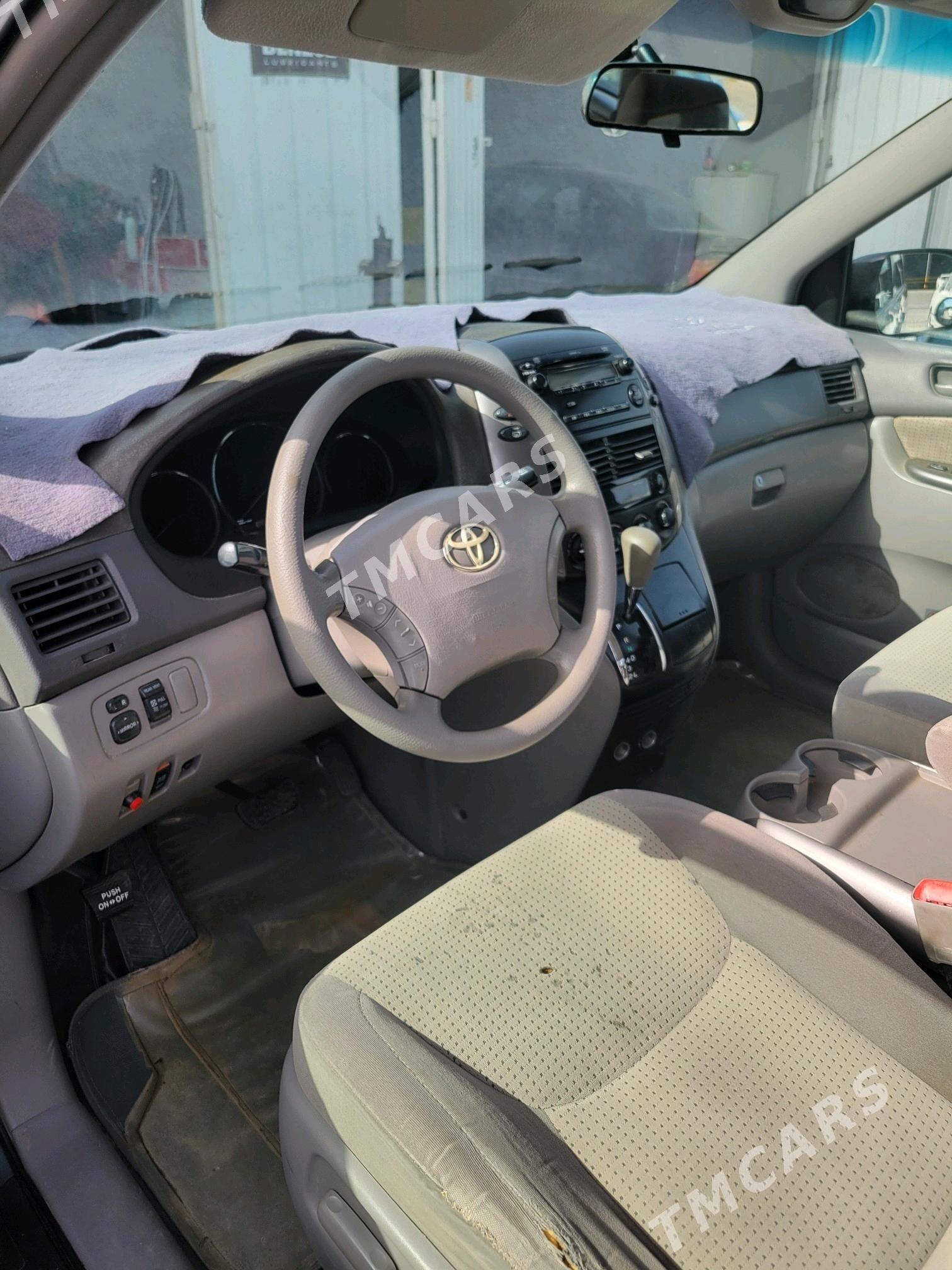 Toyota Sienna 2008 - 182 000 TMT - Мары - img 4