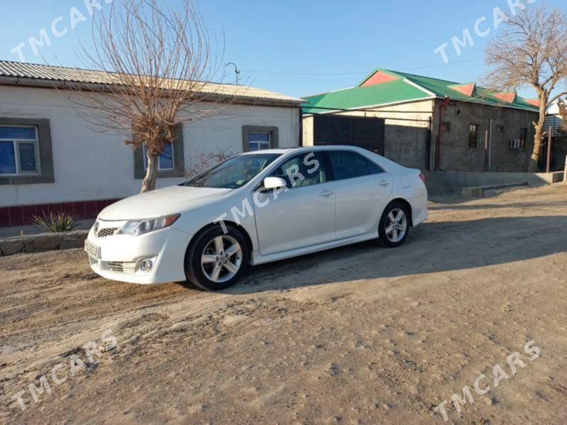 Toyota Camry 2013 - 200 000 TMT - Койтендаг - img 6