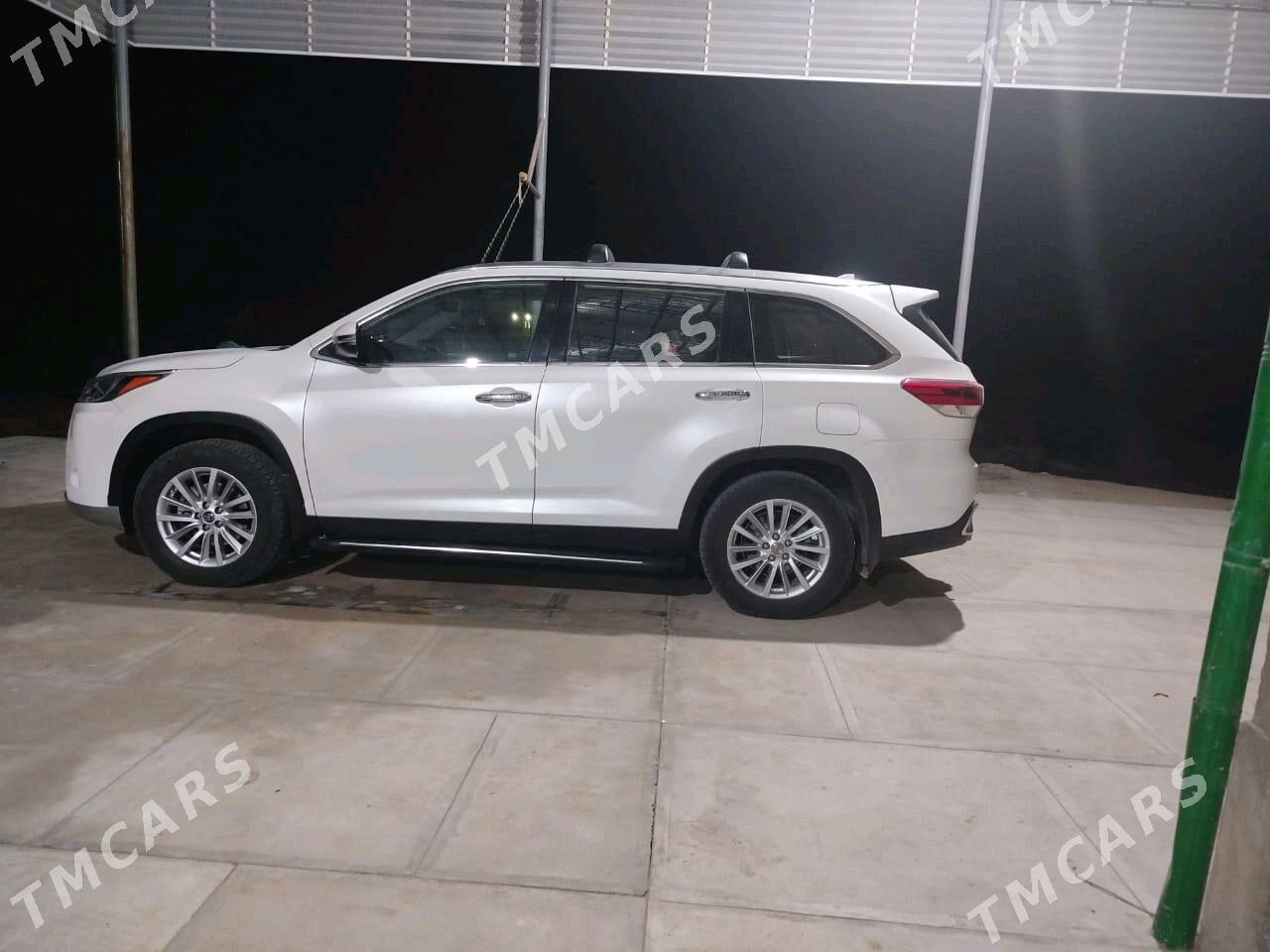Toyota Highlander 2019 - 400 000 TMT - Ýolöten - img 2