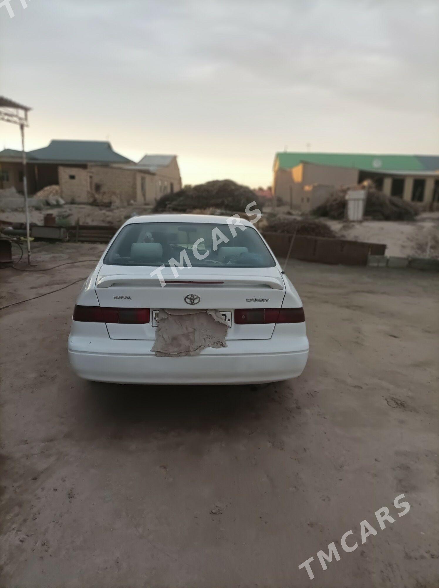 Toyota Camry 1999 - 120 000 TMT - Saýat - img 4