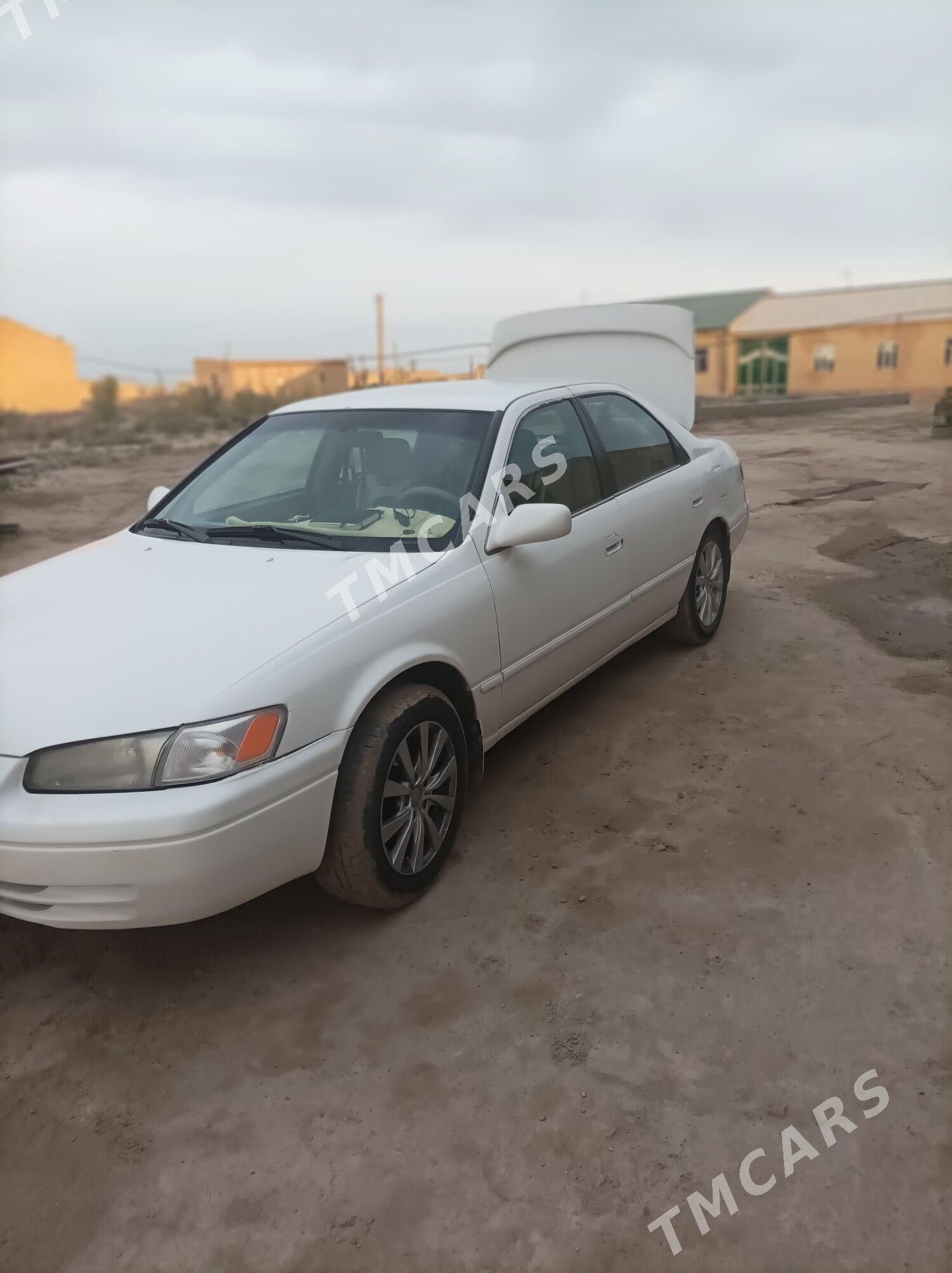 Toyota Camry 1999 - 120 000 TMT - Saýat - img 2