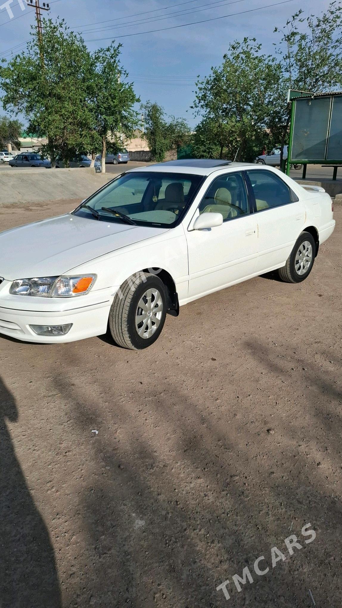 Toyota Camry 1999 - 130 000 TMT - Кёнеургенч - img 2