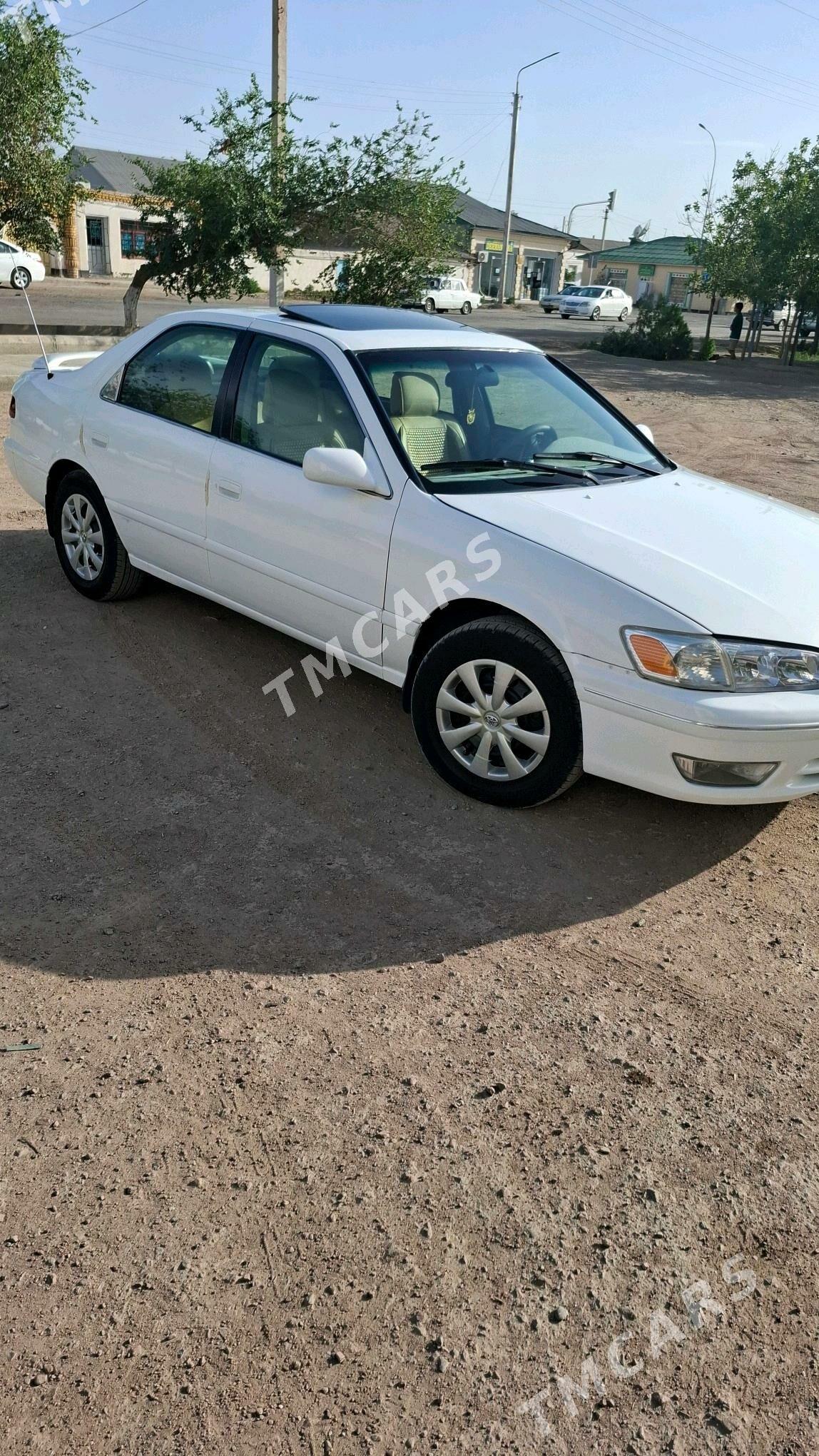 Toyota Camry 1999 - 130 000 TMT - Кёнеургенч - img 3